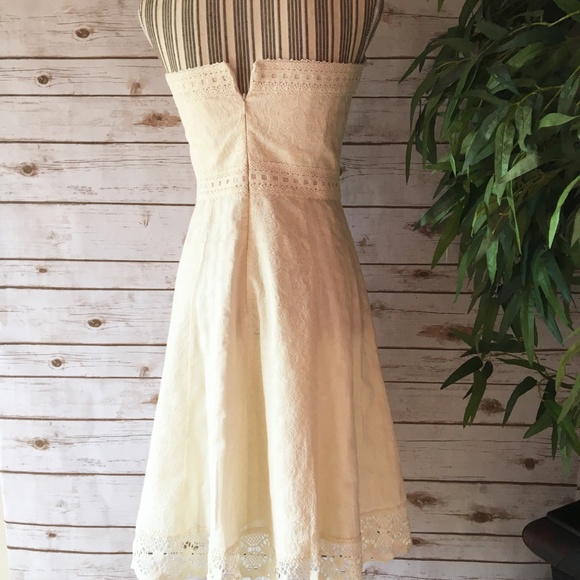 WHBM Strapless White Lace Dress Size 6 - Picture 6 of 10